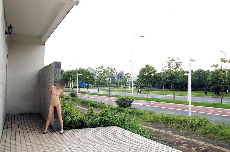 6P Chinese girl nude in public