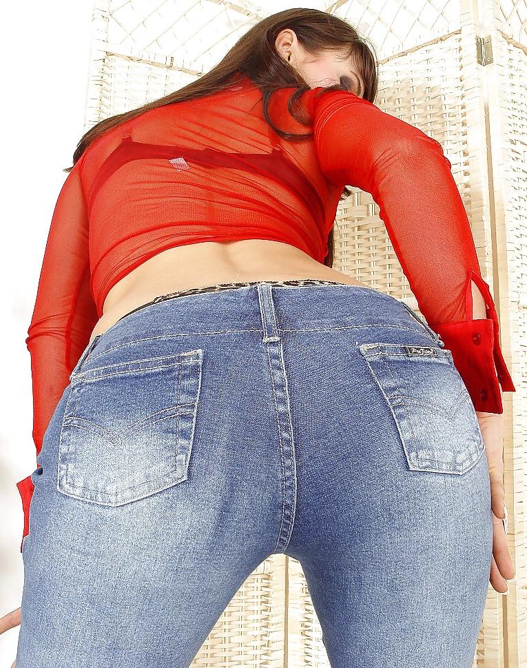10P Mistress Celine in jeans
