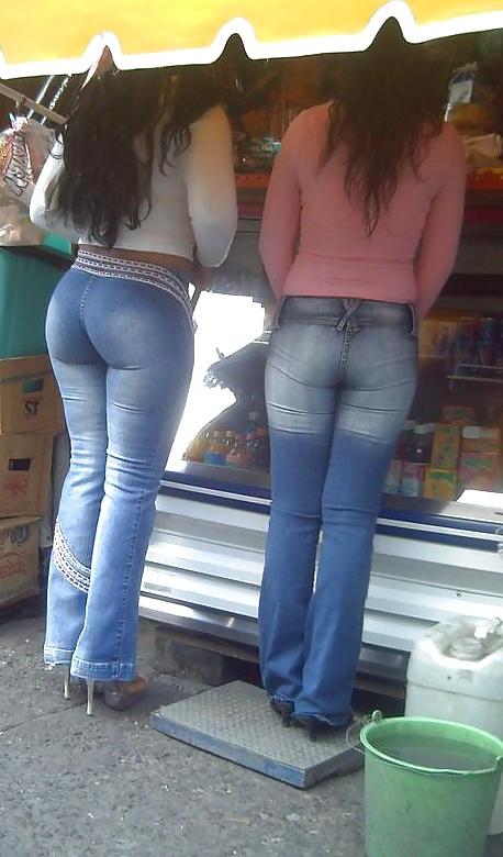 25P Queens in Jeans CXXV
