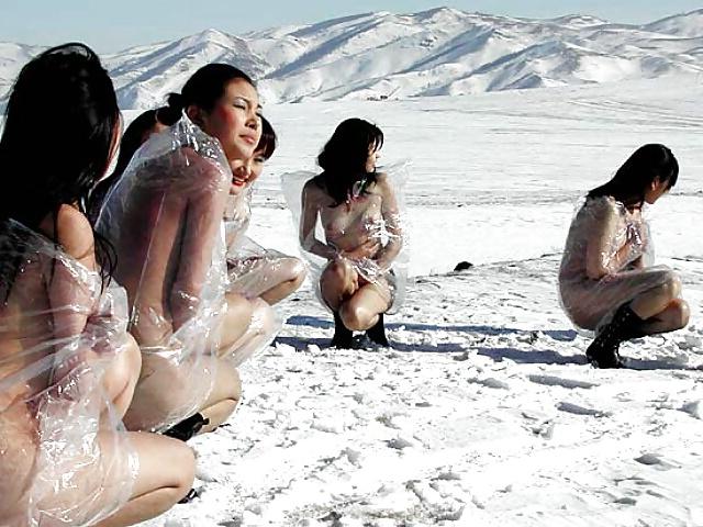 25P Naked Mongolian girls