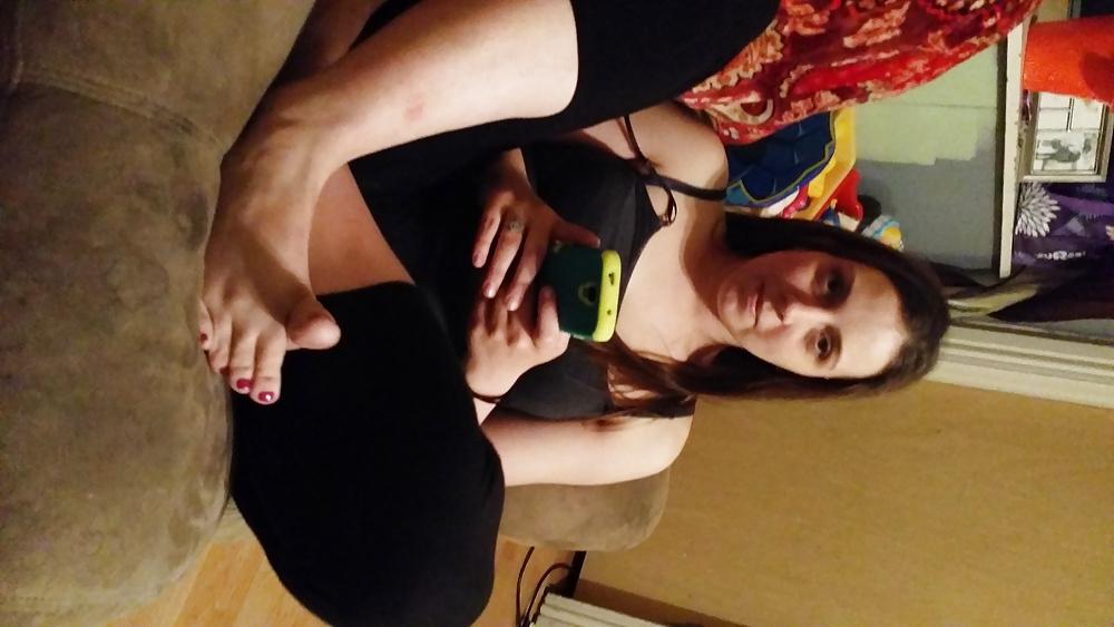 25P Teen wife shows off ass and toes