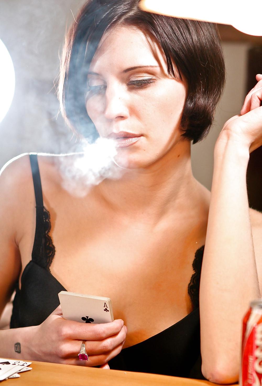25P Glamour Smoking VII