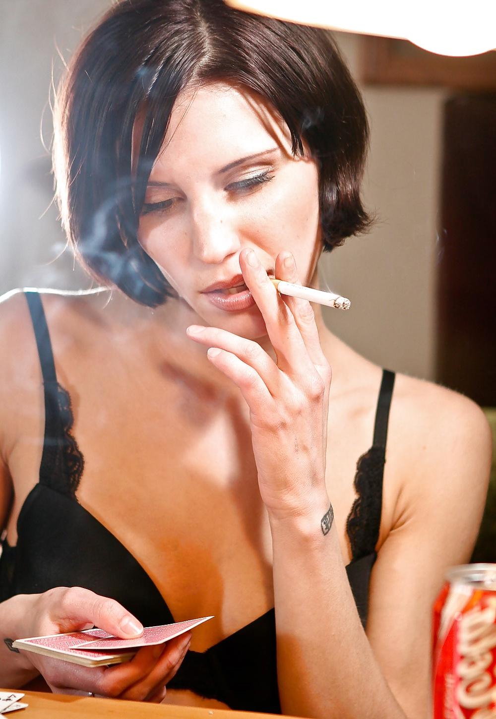 25P Glamour Smoking VII