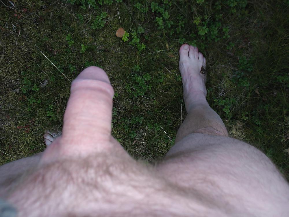 23P Bylting naked in the wood