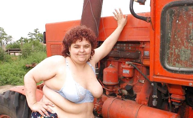 15P Housewife fucking and sucking in the farm