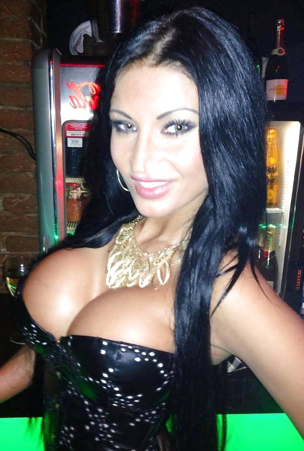 20P Sexy bimbo girls