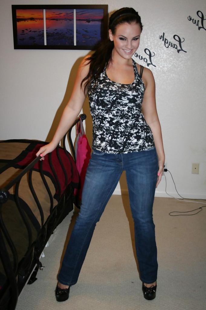 25P Queens in Jeans CLXXIII