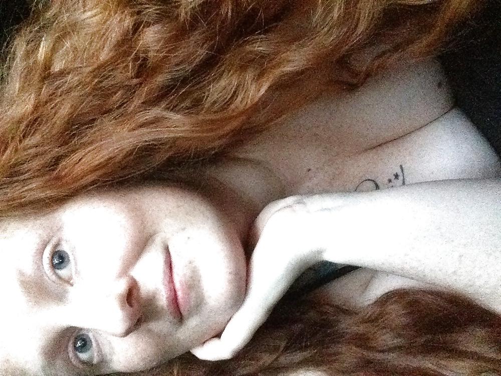 23P MAKENZIE--RED HEAD MILF!!