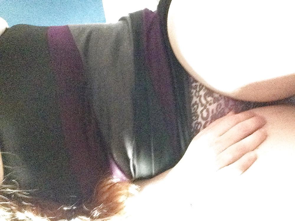 23P MAKENZIE--RED HEAD MILF!!