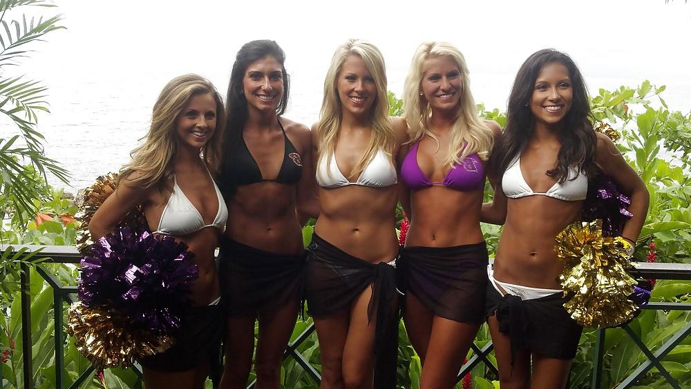 25P Cheerleader der Baltimore Ravens