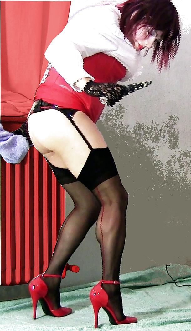 25P Tiziana Red Mistress