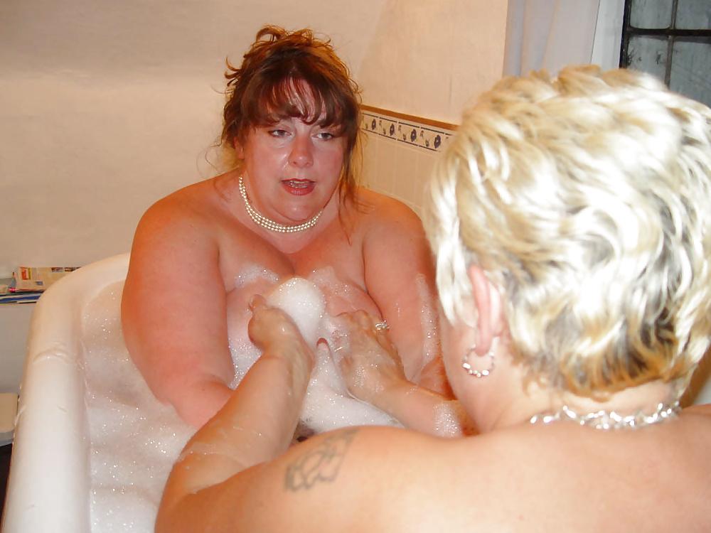 9P Bathing with my blonde lover