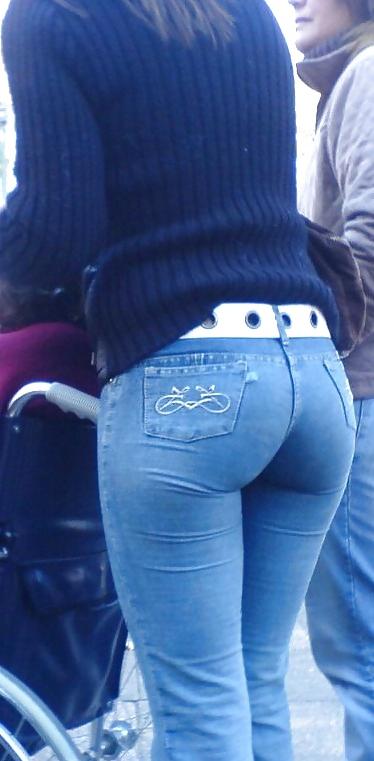 25P Candid Tight Jeans