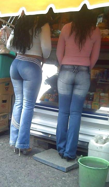 25P Candid Tight Jeans