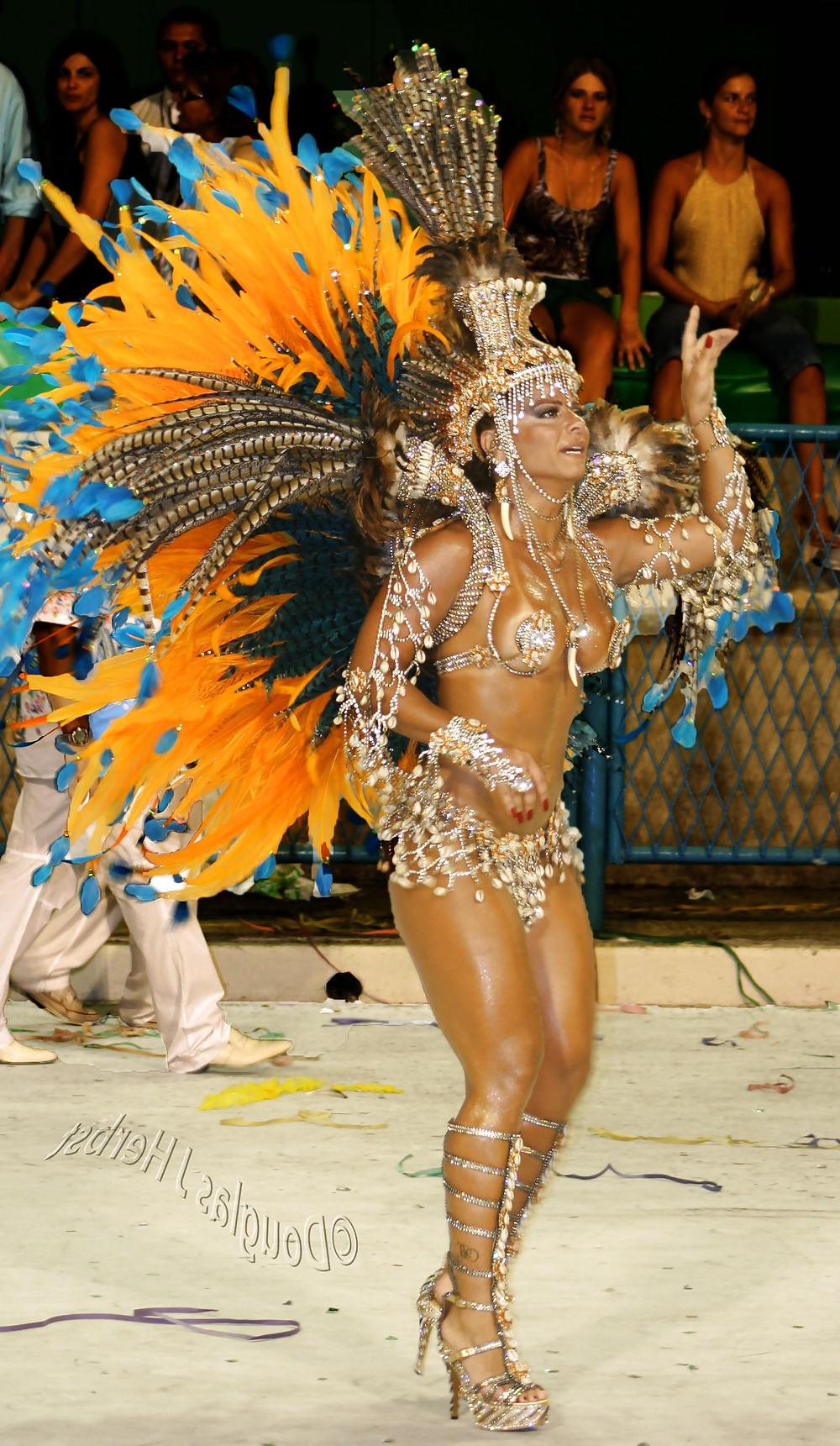 24P Brazilian Goddess Viviane Araujo