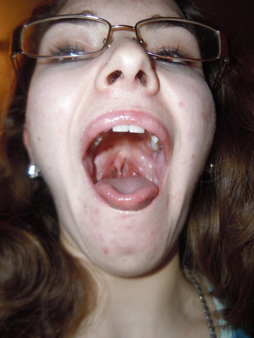 25P Les salopes ( drink sperm , play condom ,facial )