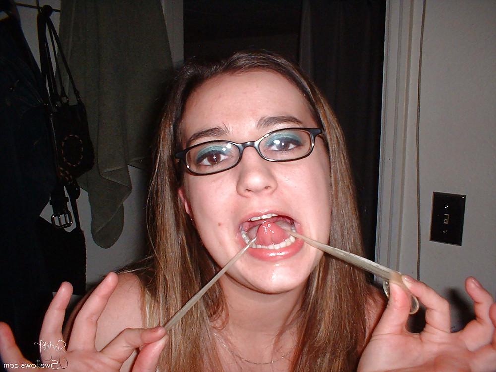 25P Les salopes ( drink sperm , play condom ,facial )