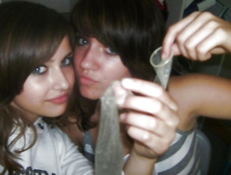 25P Les salopes ( drink sperm , play condom ,facial )