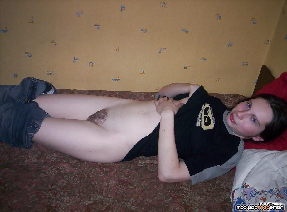 6P Amateur girl showing off
