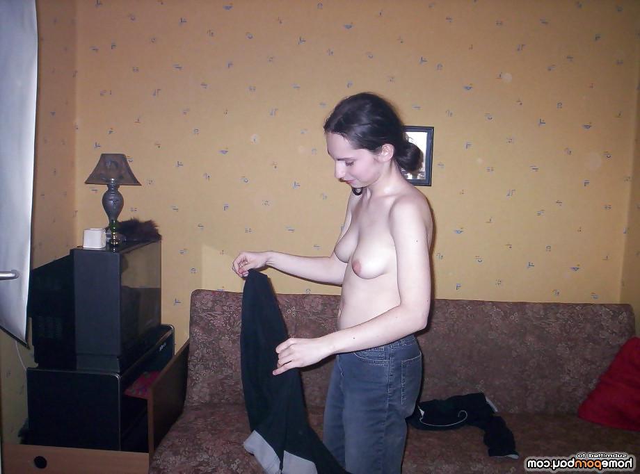 6P Amateur girl showing off