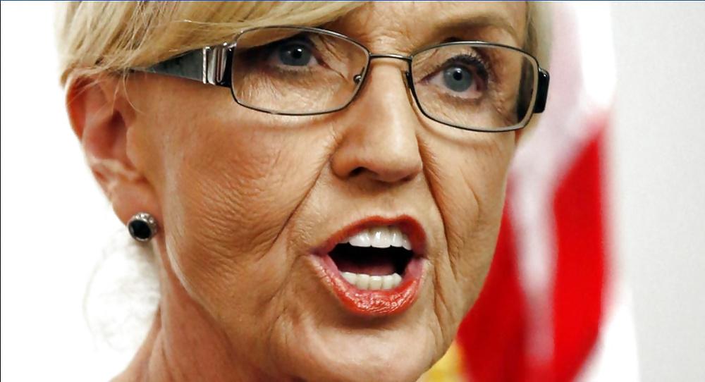 25P For all who love jerking off to conservative Jan Brewer