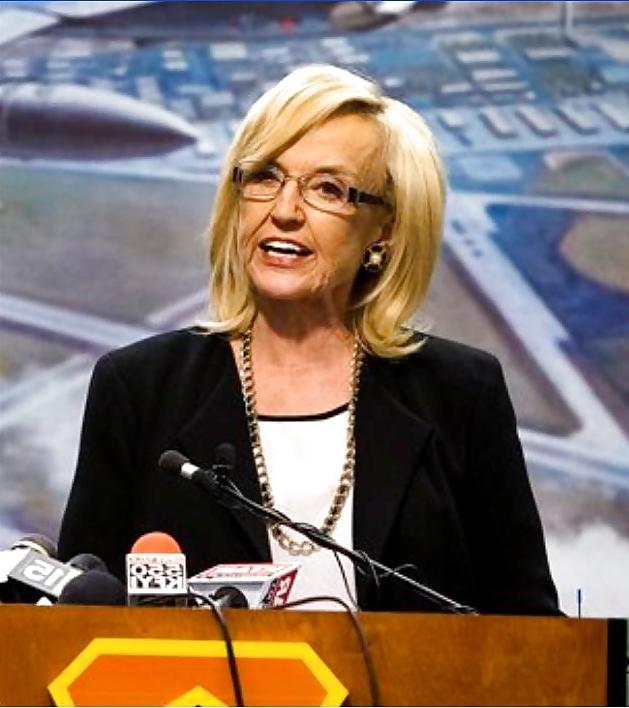 25P For all who love jerking off to conservative Jan Brewer