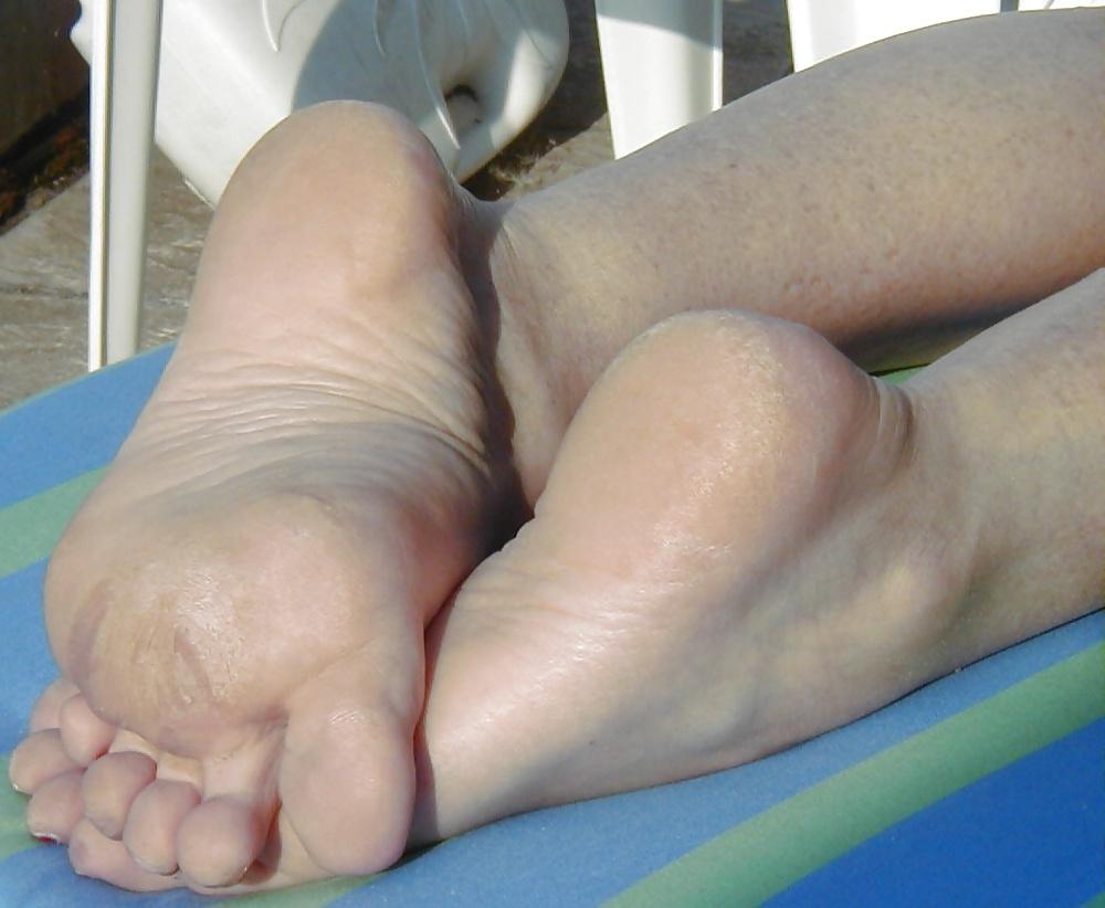 13P FEET OF MISTRESS C - NEW GALERY