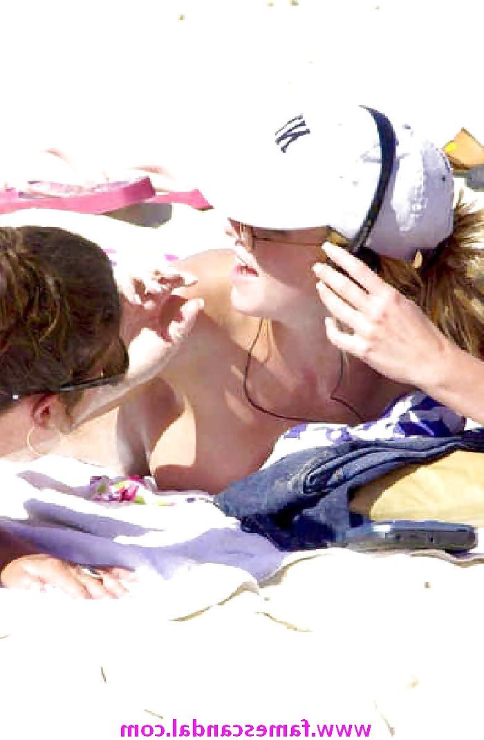 19P Britney Jean Spears 