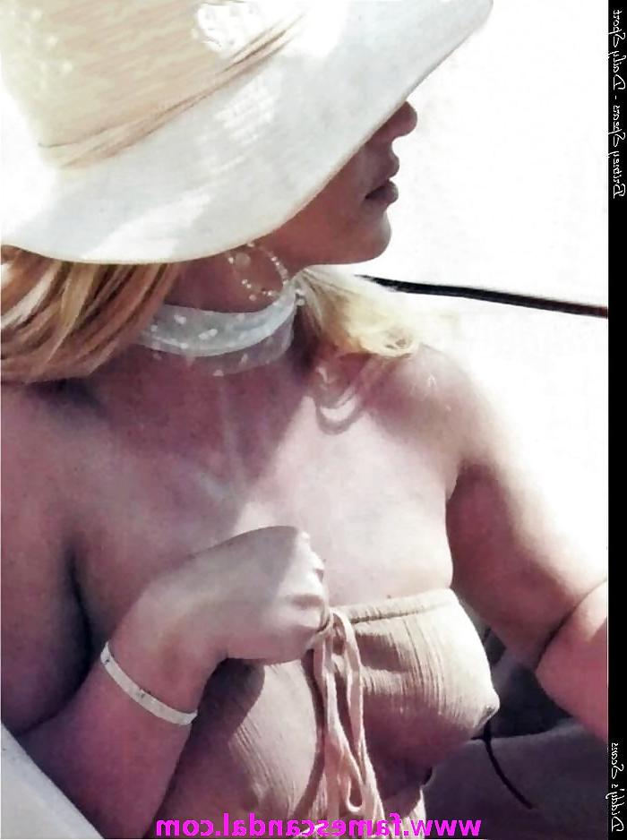 19P Britney Jean Spears 