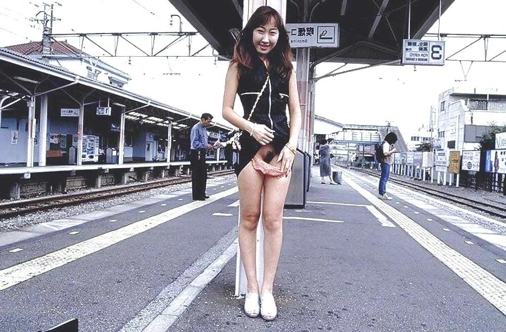 25P Upskirt amateurs