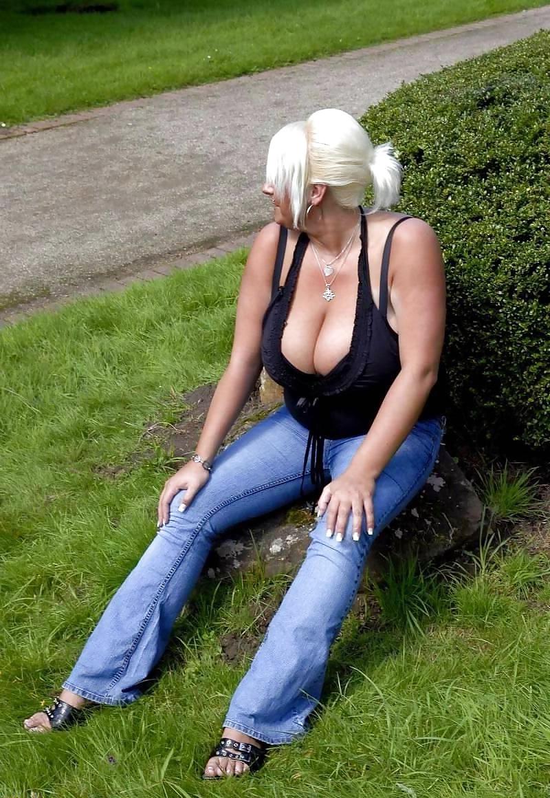 25P Curvy Beauties 72 Clothed Edition
