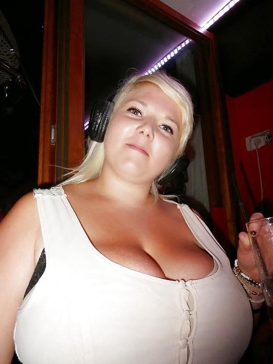 25P Curvy Beauties 72 Clothed Edition