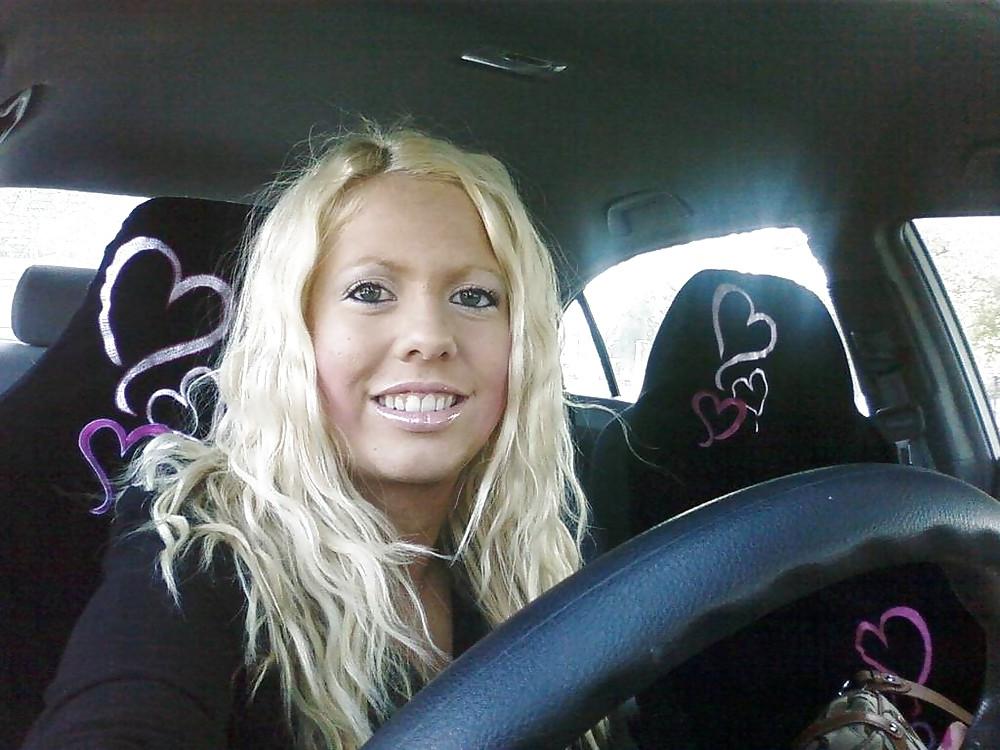 25P Blonde bimbo