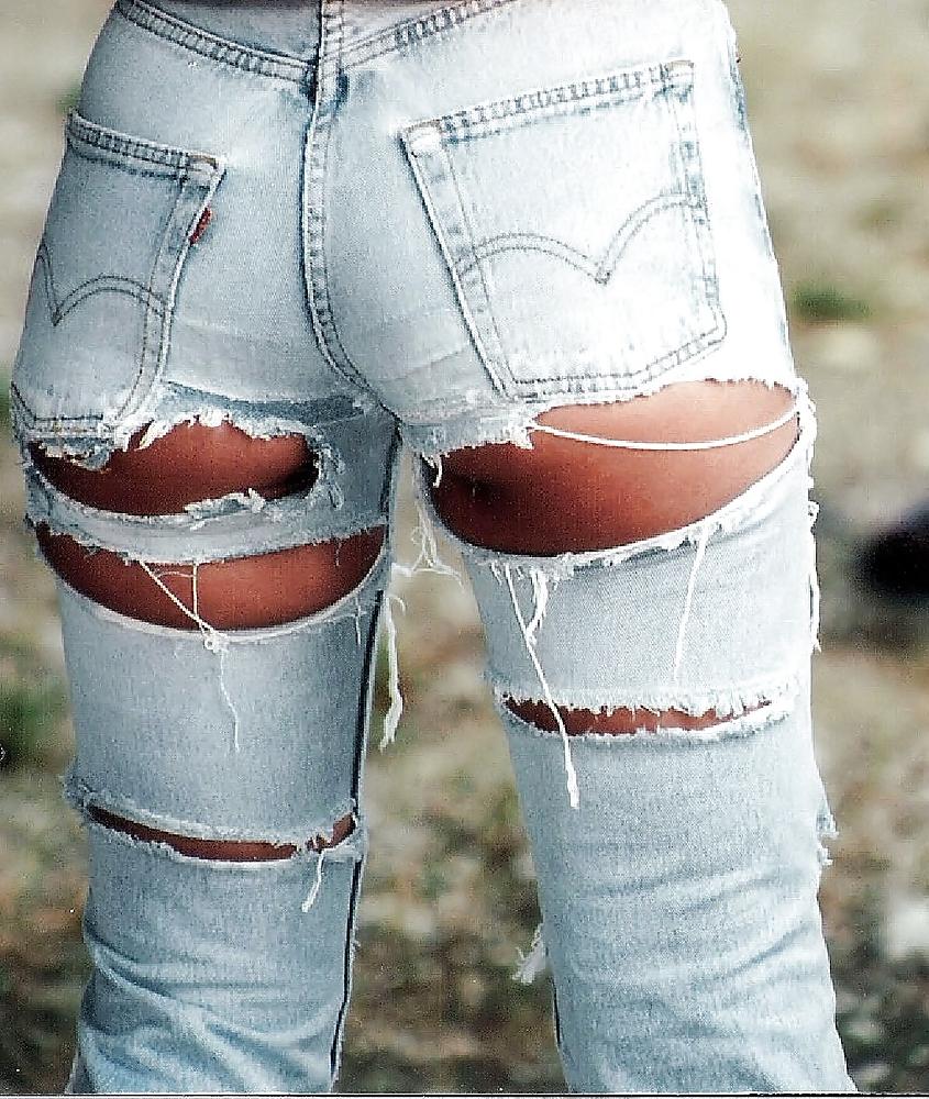 19P Frauen in  enge Jeans