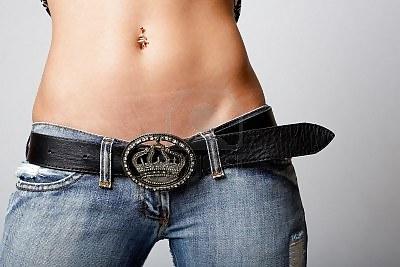 19P Frauen in  enge Jeans