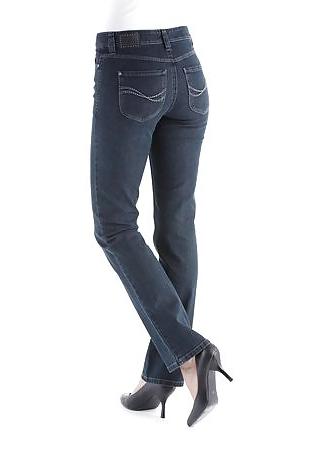 19P Frauen in  enge Jeans