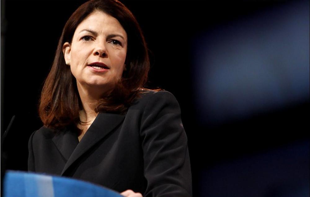 25P Es macht so viel Spaß, der konservativen Kelly Ayotte einen runterzuholen