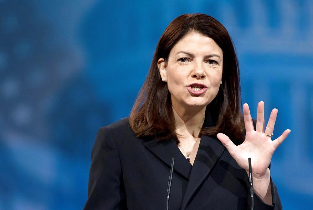 25P Es macht so viel Spaß, der konservativen Kelly Ayotte einen runterzuholen
