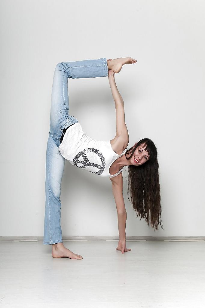 25P Jeans + Bare Feet = fap fap fap