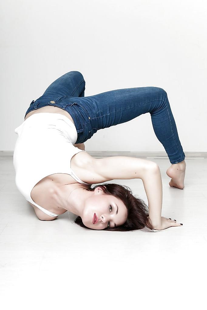 25P Jeans + Bare Feet = fap fap fap