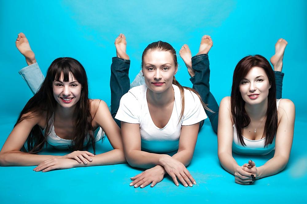 25P Jeans + Bare Feet = fap fap fap