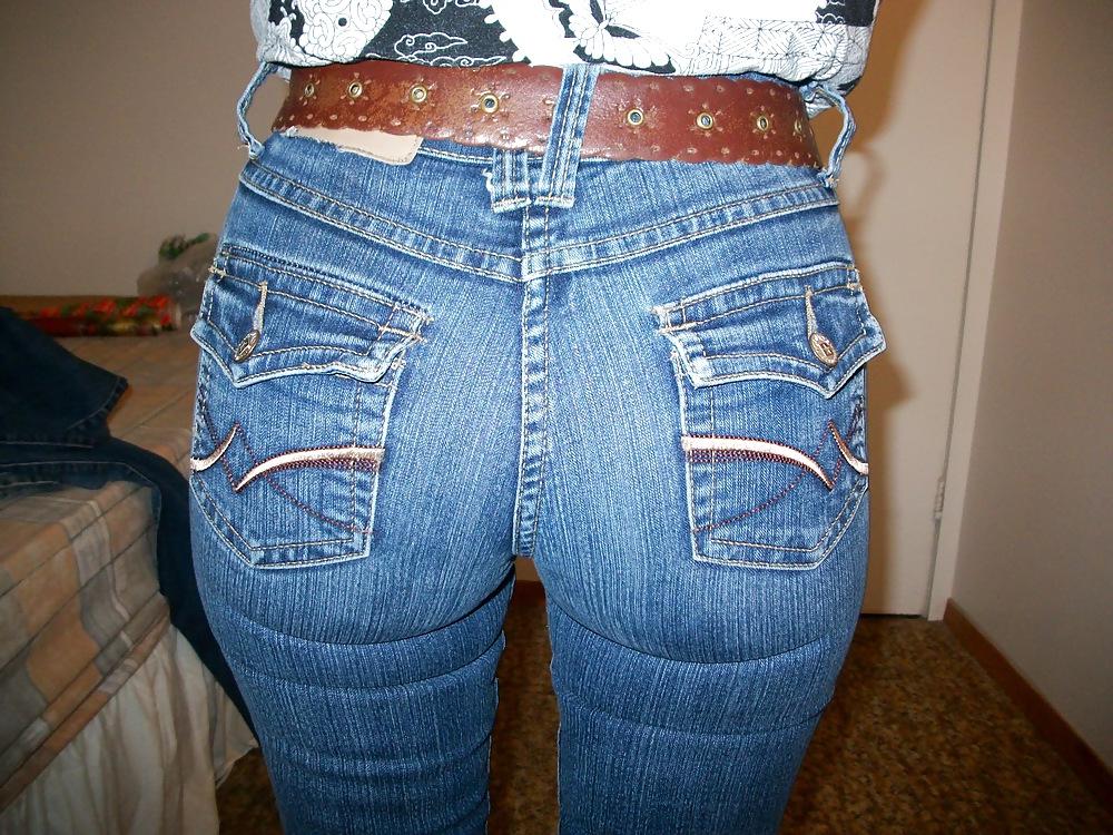 5P Ass in jeans