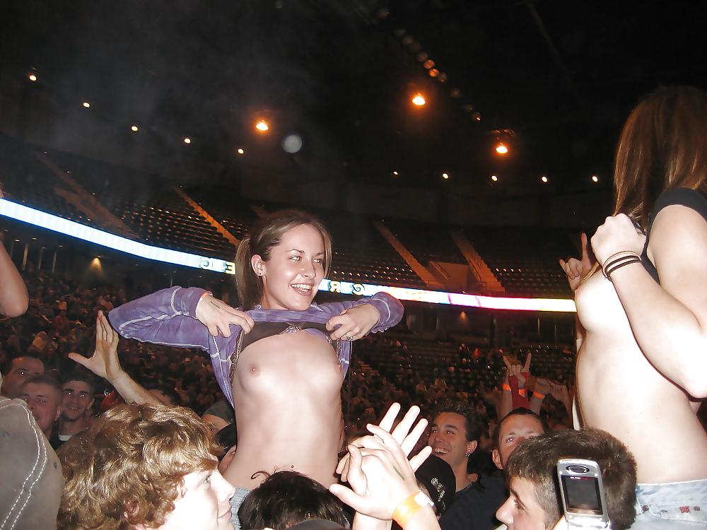 17P Public Viewing -102-