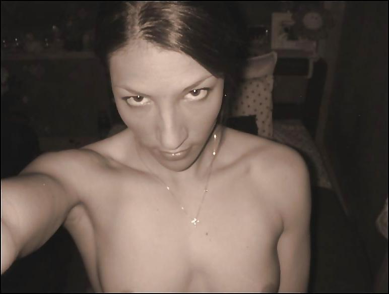 10P Army Chick Selfies