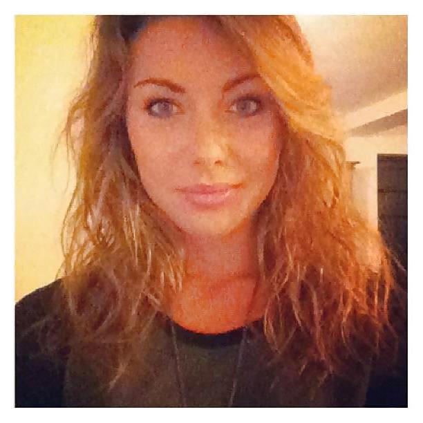 15P Proud online friend busted by hidden cam in bathroom