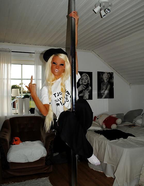 4P I AM YOUR MISTRESS DARLING SATANICBARBIEDOLL IS HERE