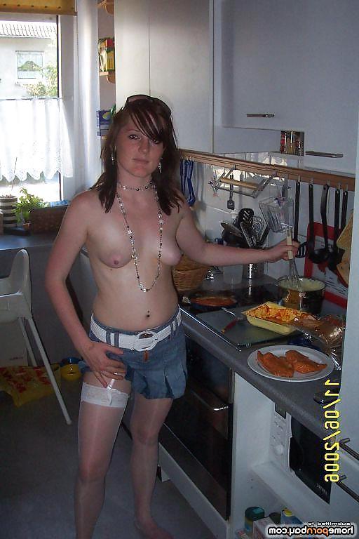 25P Amateur GF showing off