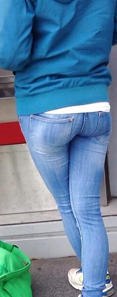 6P Tight Ass, jeans