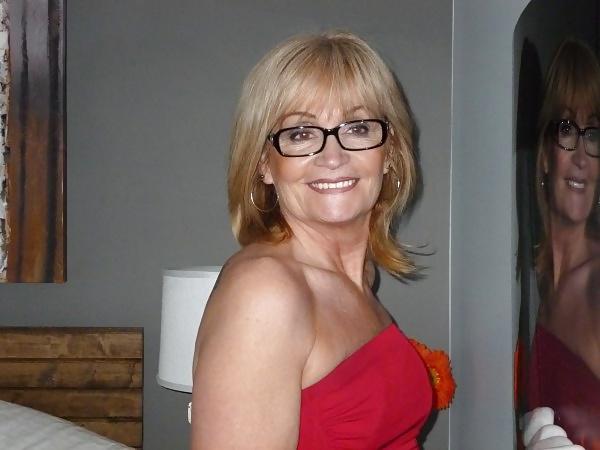 25P HOT FACE TO JERK OFF
