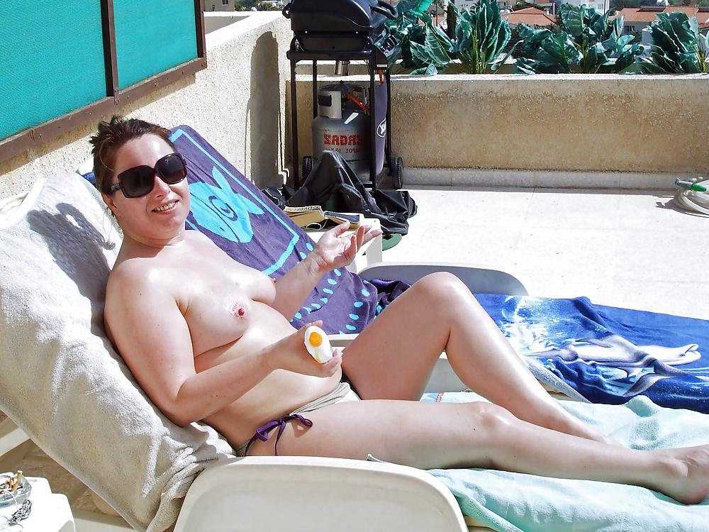 25P Sun Bathing